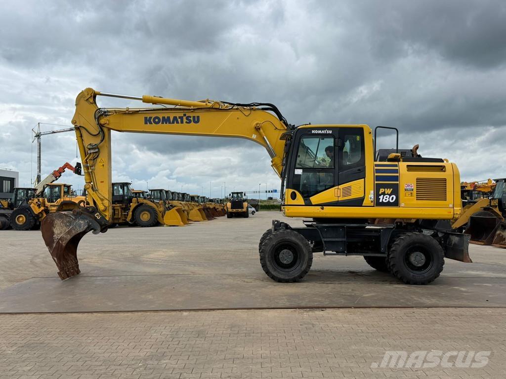 Komatsu PW180-11  휠 굴삭기