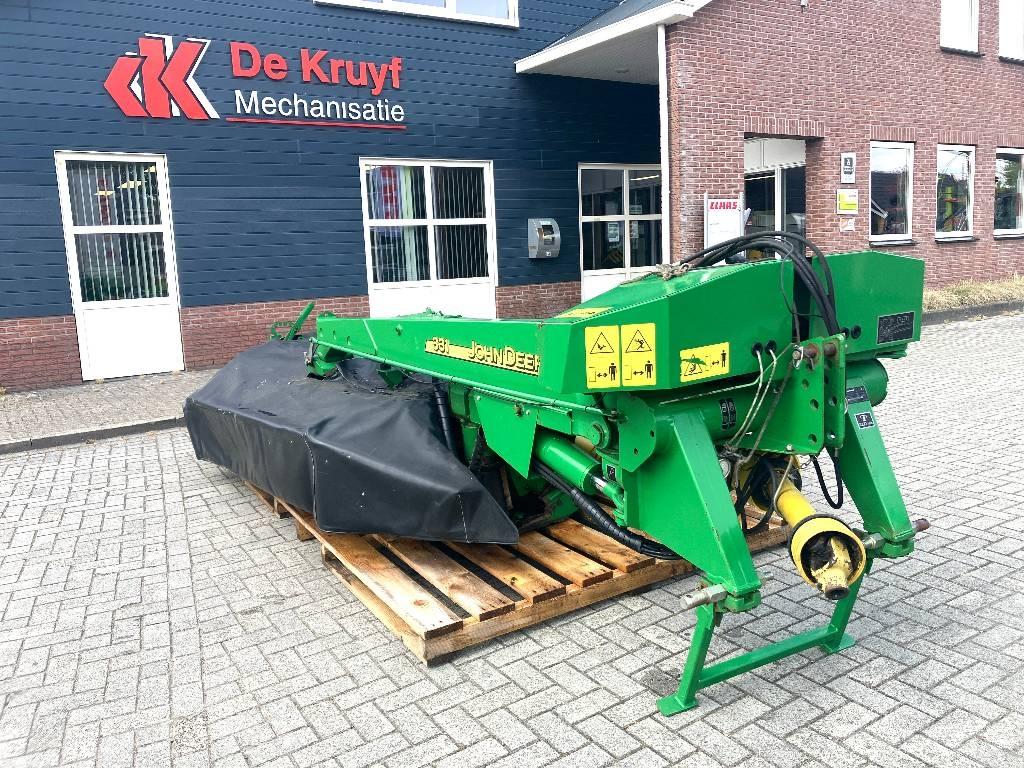 John Deere CC0331 제초기
