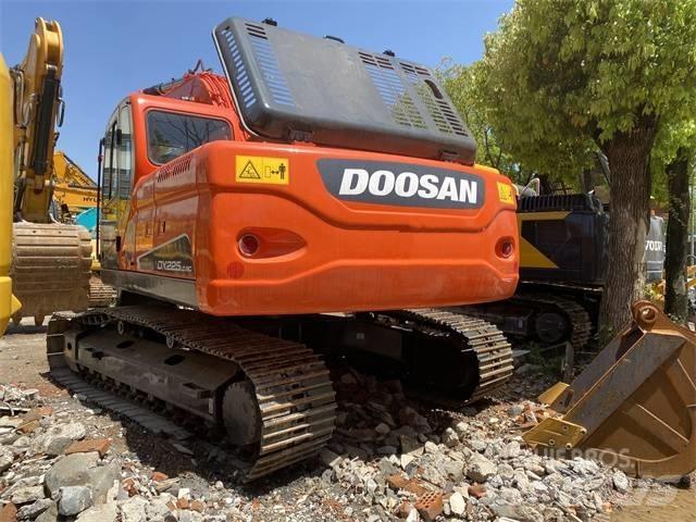 Doosan DX 225 LC 대형 굴삭기 29톤 이상