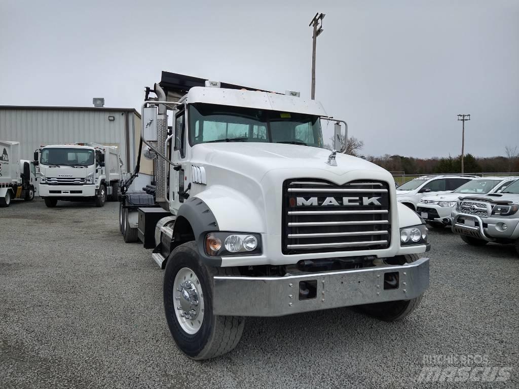 Mack GU713 폐기물 수거 트럭