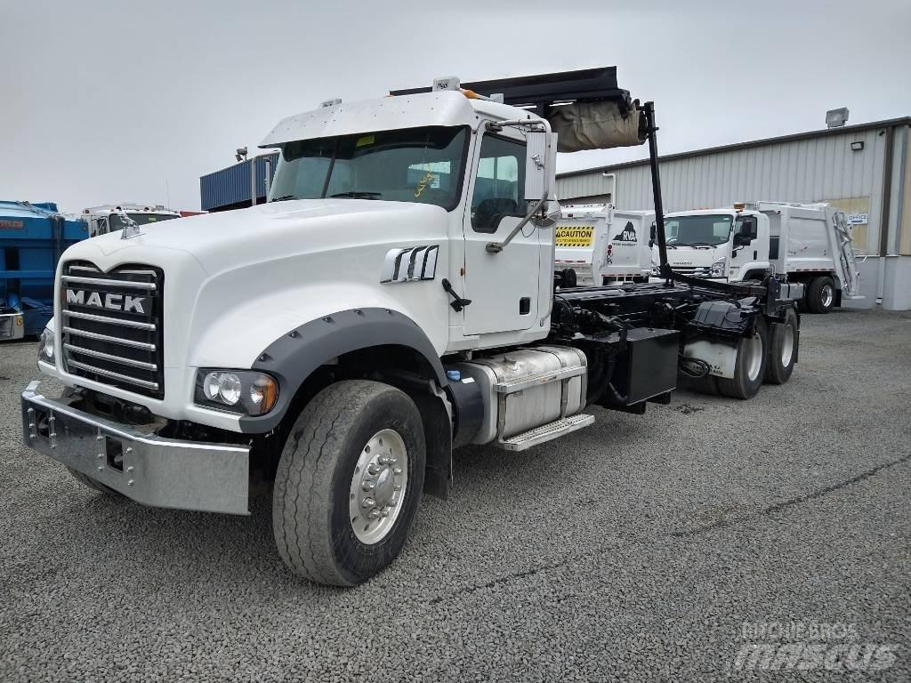 Mack GU713 폐기물 수거 트럭