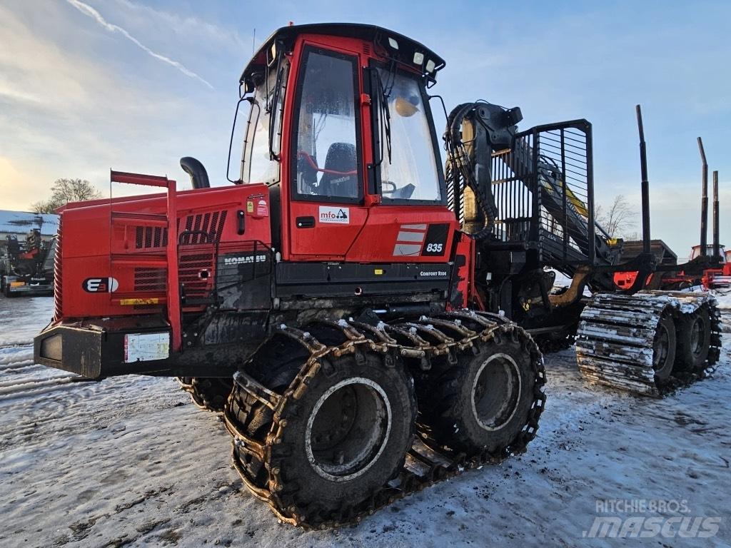 Komatsu 835 원목 포워더
