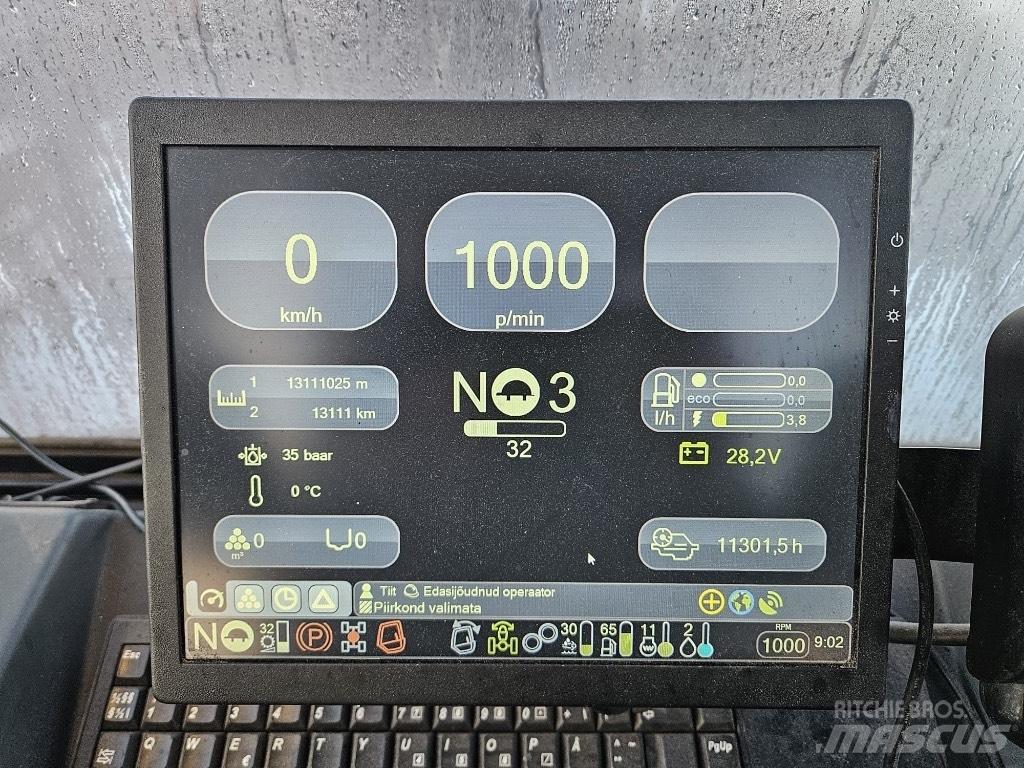 Komatsu 835 원목 포워더