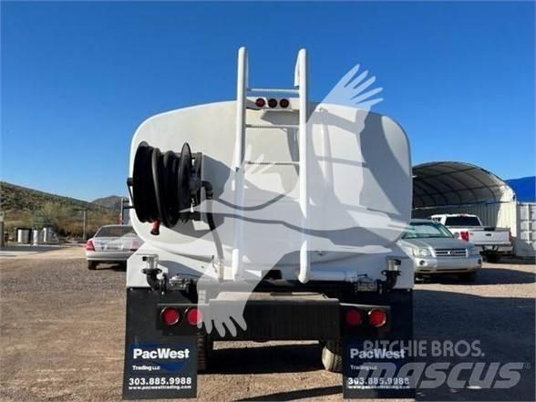 Ford F750 탱커 트럭