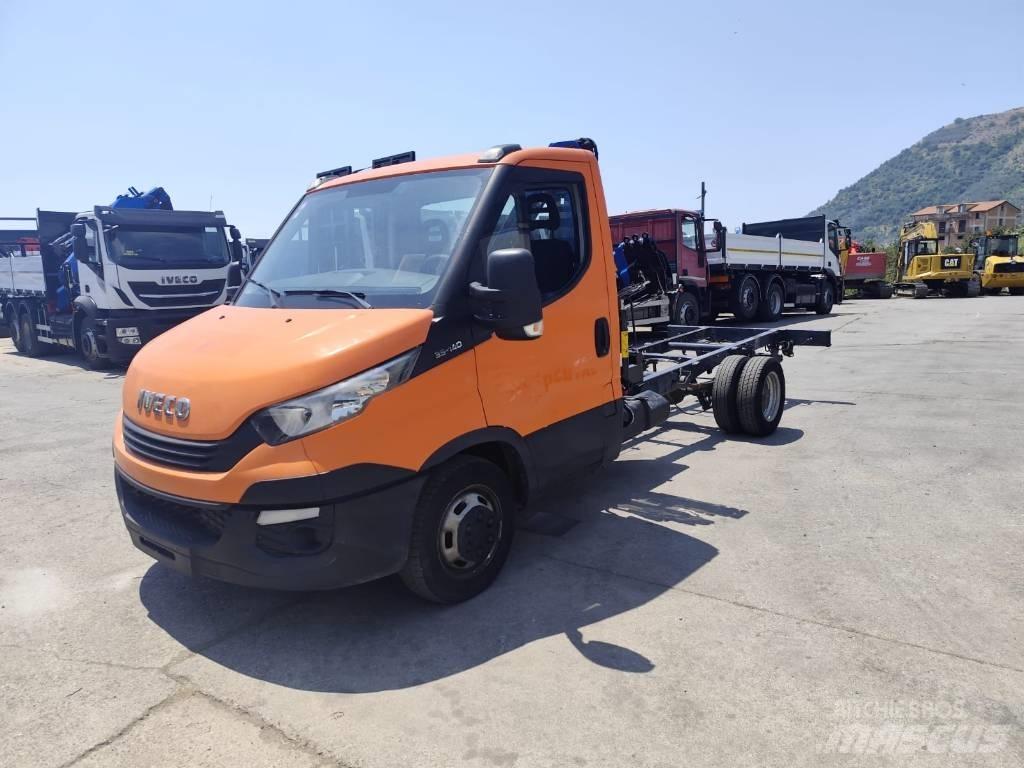 Iveco Daily 35-140 크레인 트럭