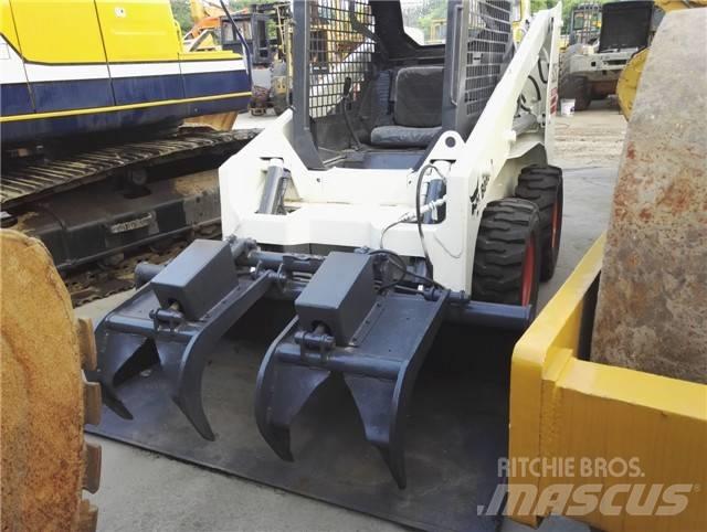 Bobcat S 250  스키드로더