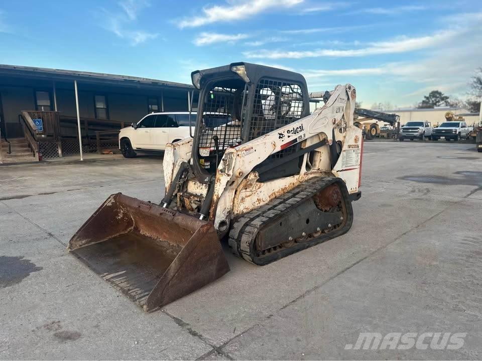 Bobcat T 590  스키드로더