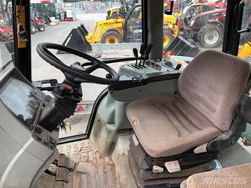 Massey Ferguson 8240 트랙터
