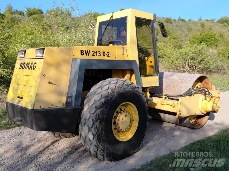 Bomag BW 213 싱글 드럼 롤러