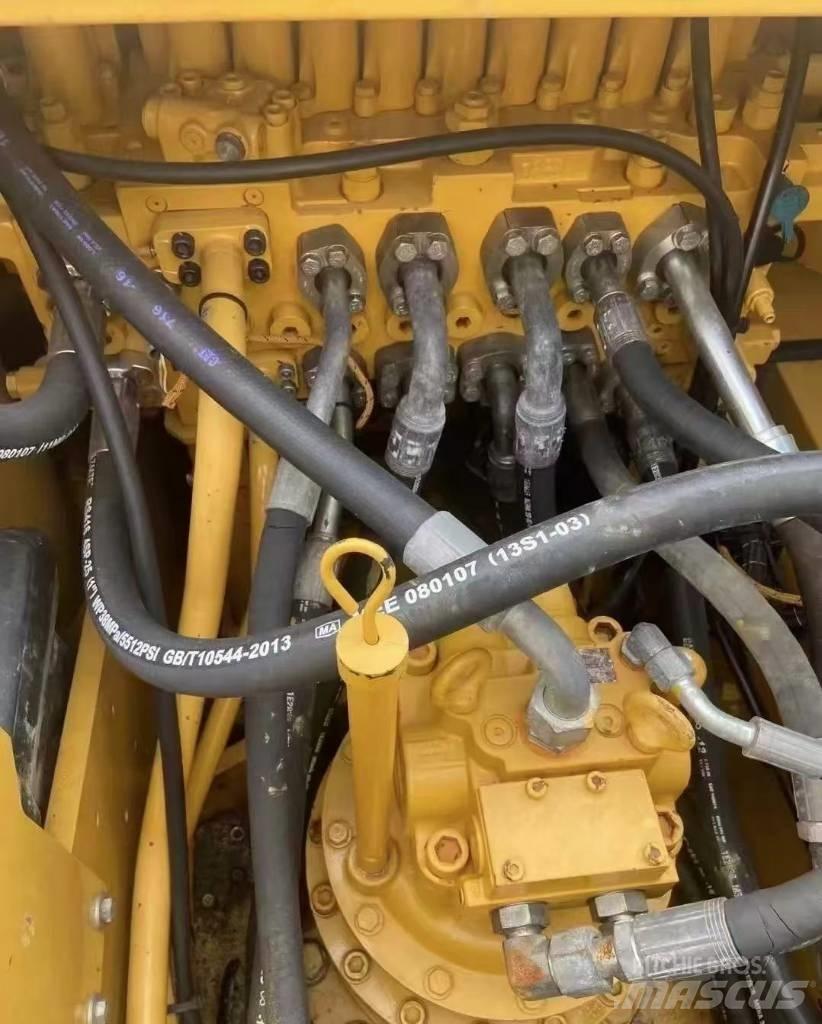 CAT 320 D 대형 굴삭기 29톤 이상