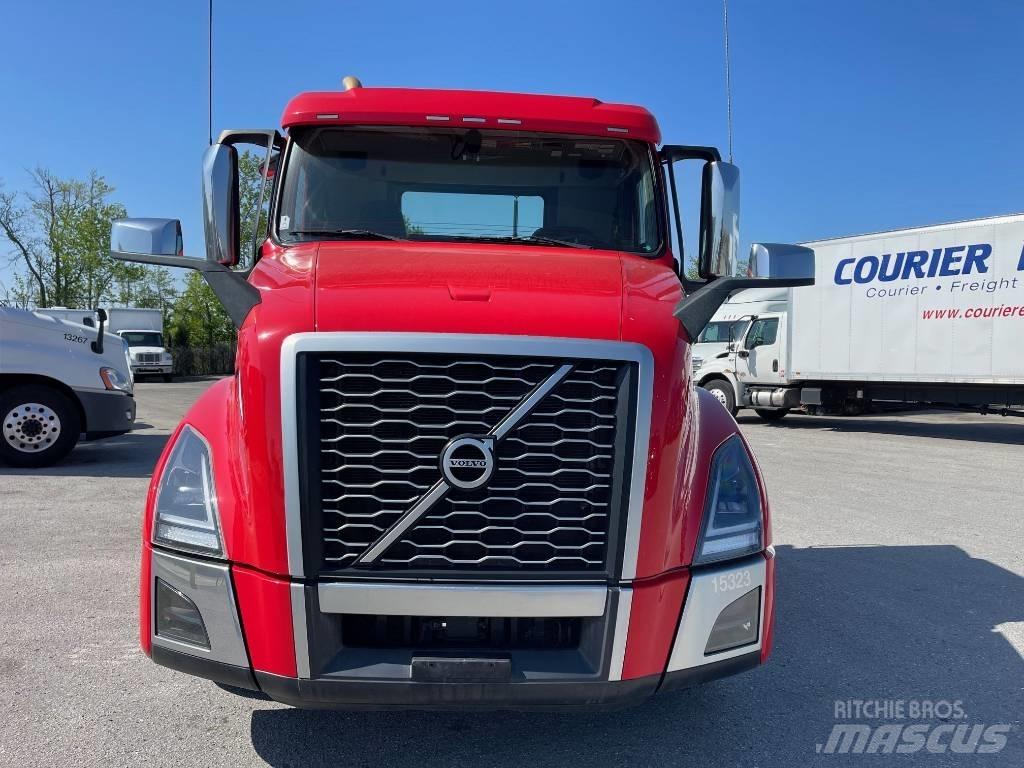 Volvo VNL64T300 트랙터 유닛