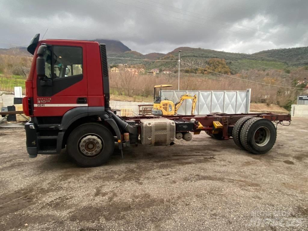 Iveco STRALIS 190S31 차량 수송차