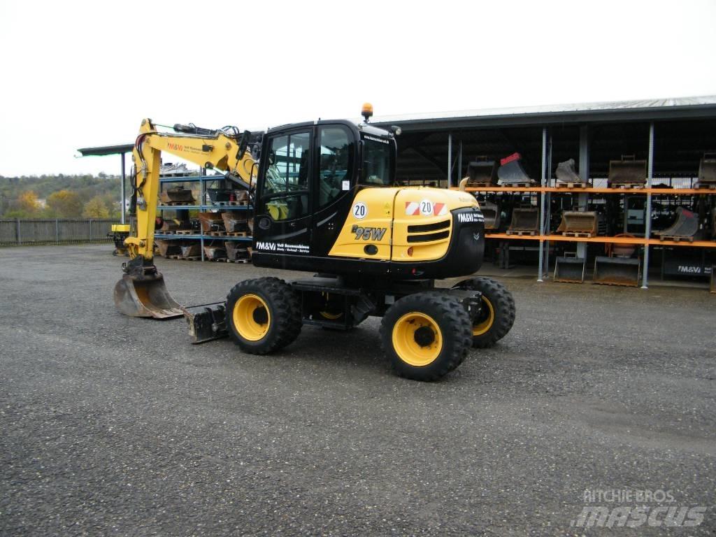 Yanmar B95W  휠 굴삭기