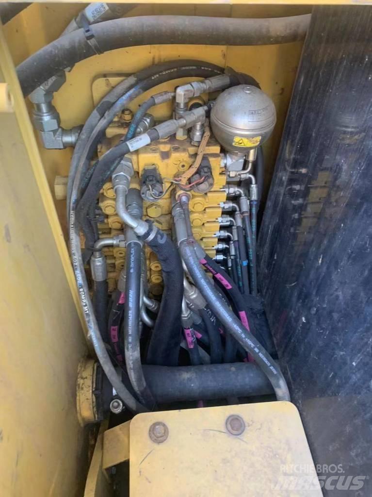CAT 305.5e2 대형 굴삭기 29톤 이상