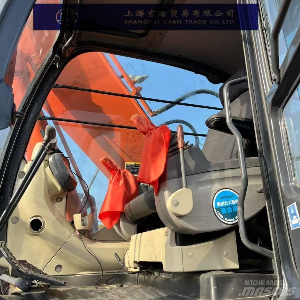 Hitachi ZX 240 대형 굴삭기 29톤 이상