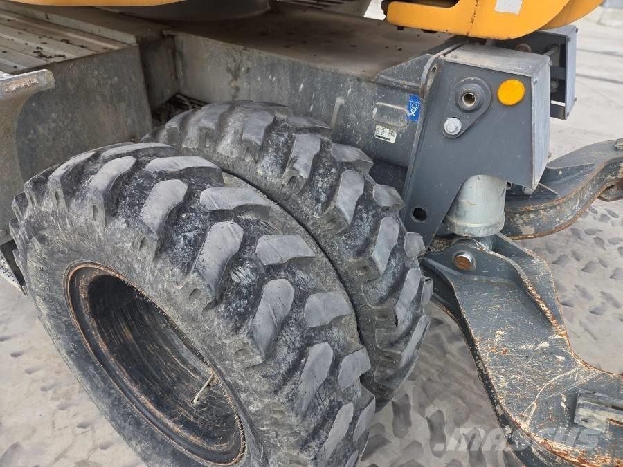 Liebherr 912 COMPACT  휠 굴삭기