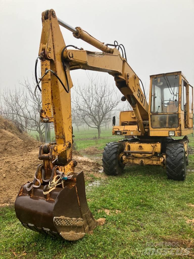 Liebherr A 901 C  휠 굴삭기