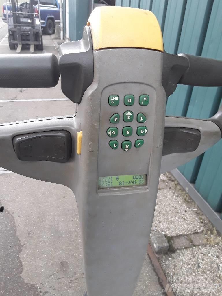 Nissan PLL160 경량 리프터