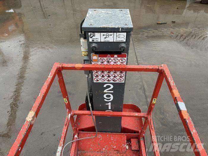 SkyJack SJ16 가위형 리프트