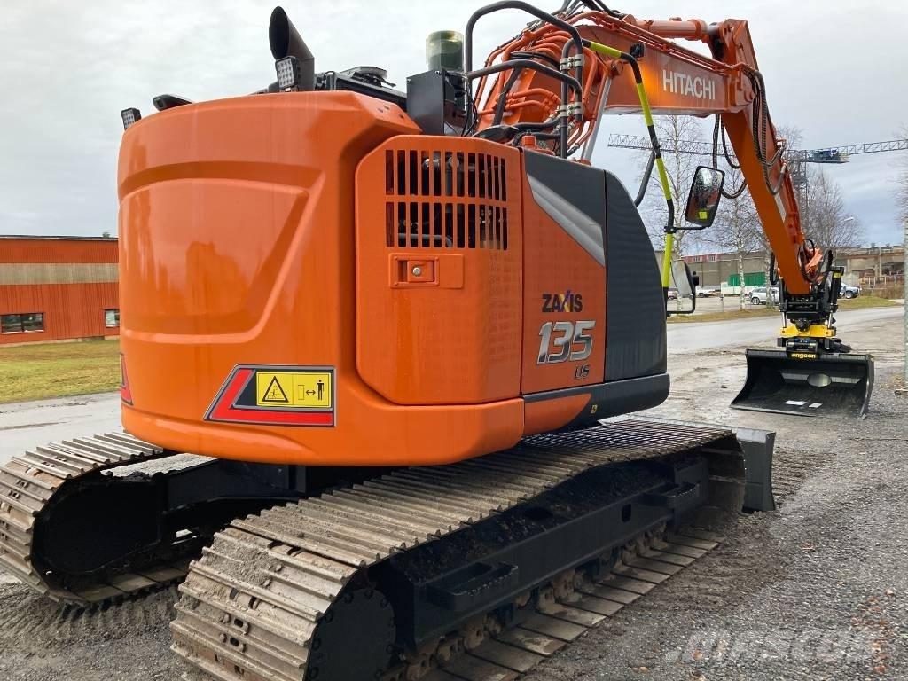 Hitachi ZX 135 US-7 대형 굴삭기 29톤 이상