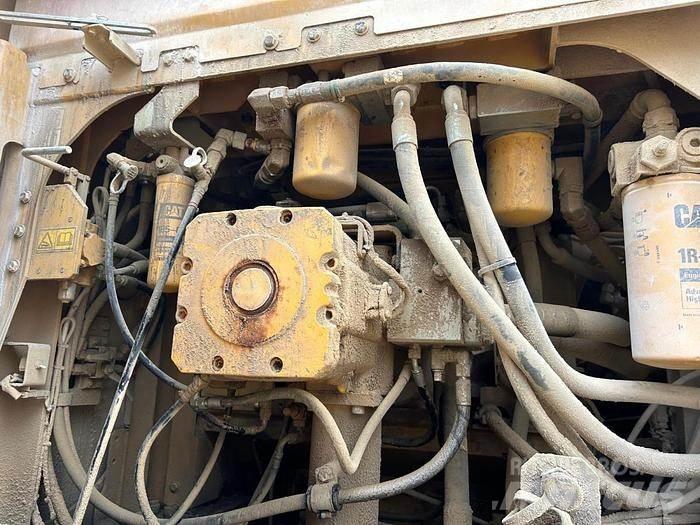 CAT 374 LME 특수 굴삭기