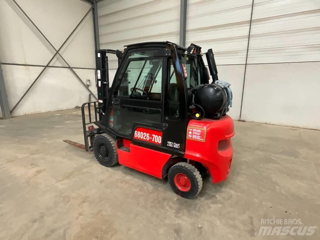 Nissan U1 D2 A 25 LQ LPG 지게차