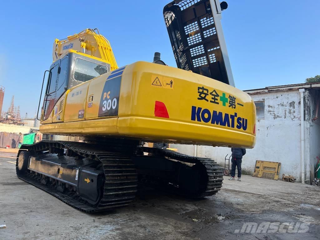 Komatsu PC 300-7 대형 굴삭기 29톤 이상