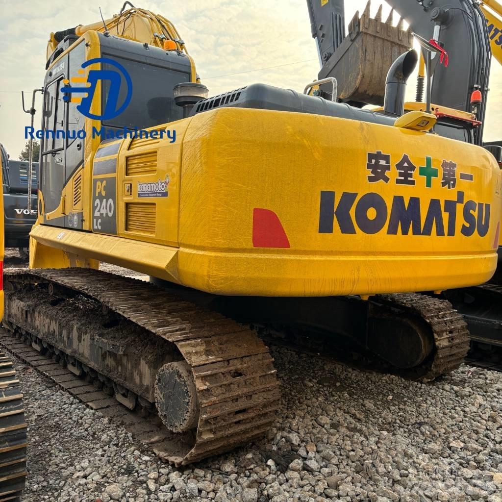 Komatsu PC 240 대형 굴삭기 29톤 이상