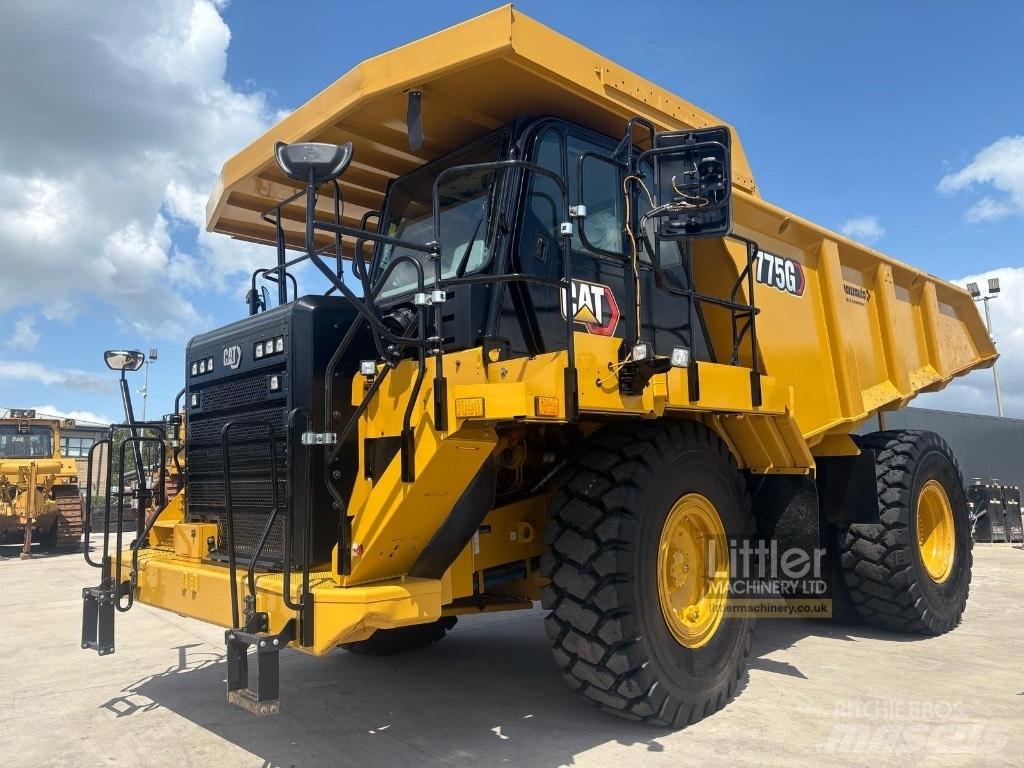CAT 775 G 초대형 덤프 트럭