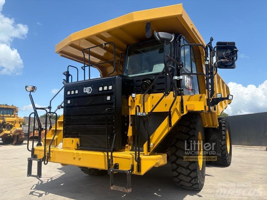 CAT 775 G 초대형 덤프 트럭