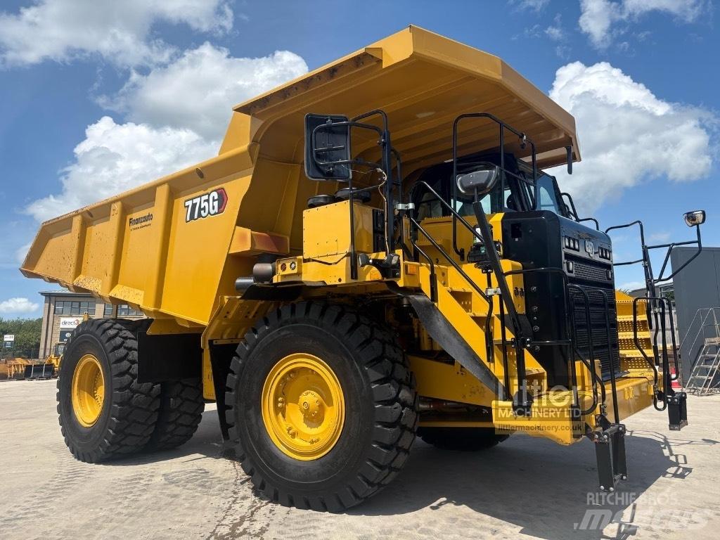 CAT 775 G 초대형 덤프 트럭