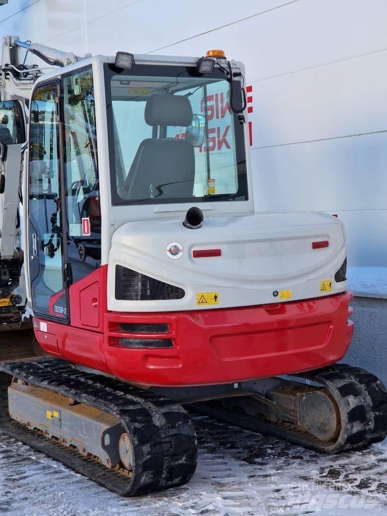 Takeuchi TB 250 소형 굴삭기 7톤 미만