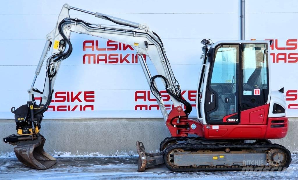 Takeuchi TB 250 소형 굴삭기 7톤 미만
