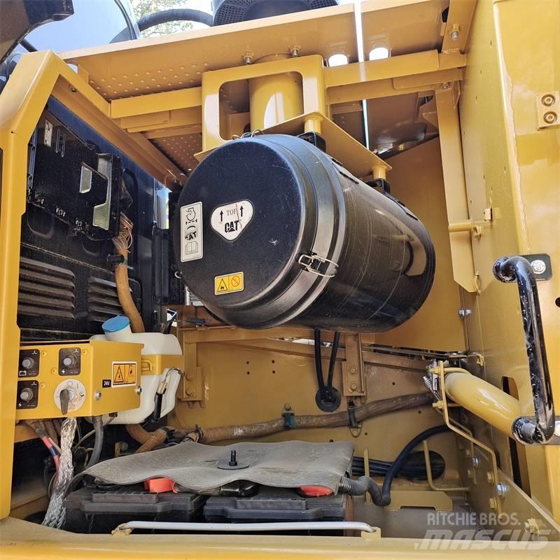 CAT 320 GC 대형 굴삭기 29톤 이상