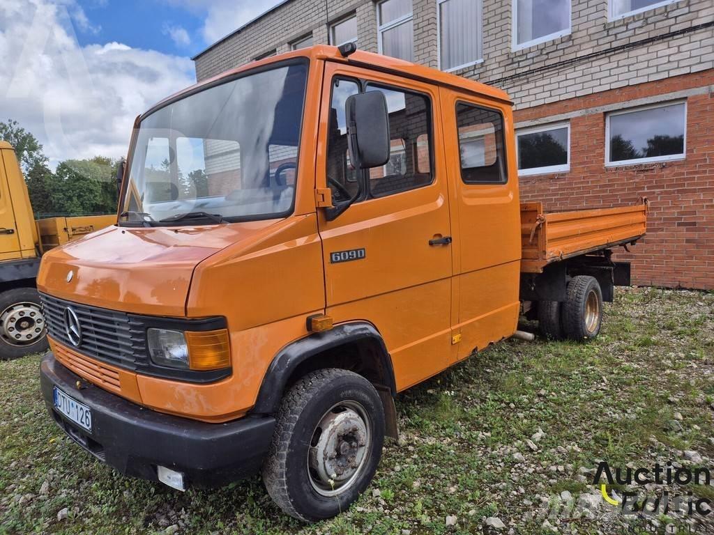Mercedes-Benz 609 덤프 트럭
