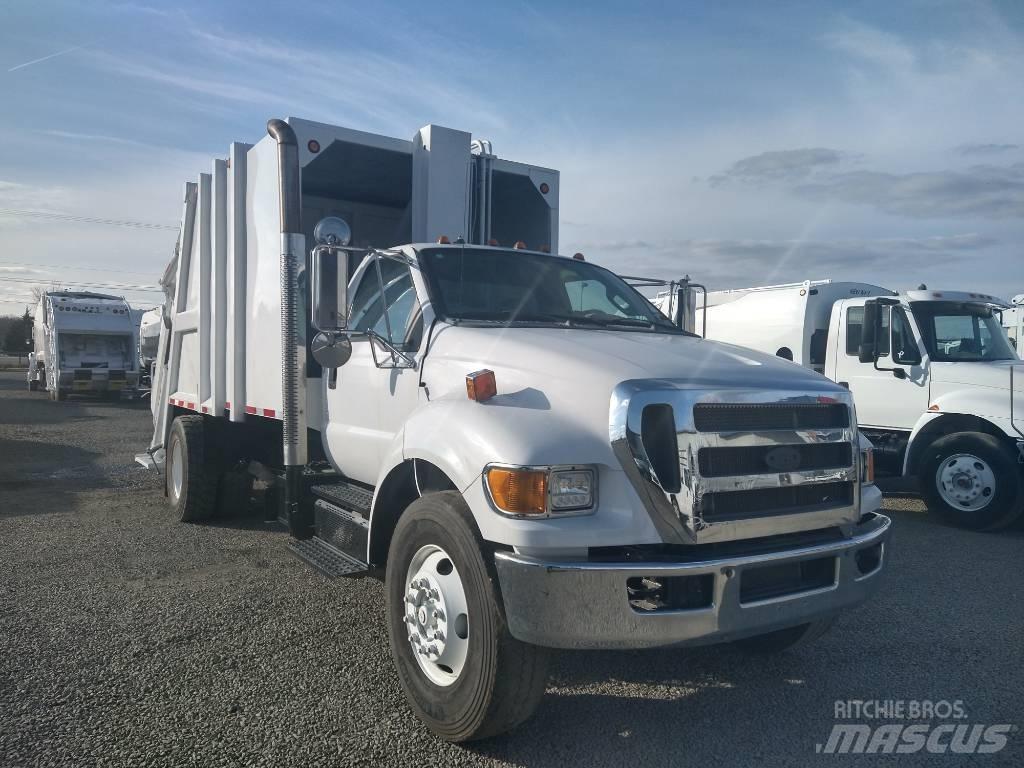 Ford F750 폐기물 수거 트럭