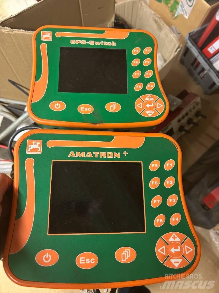 Amazone UX 4200 견인형 분무기