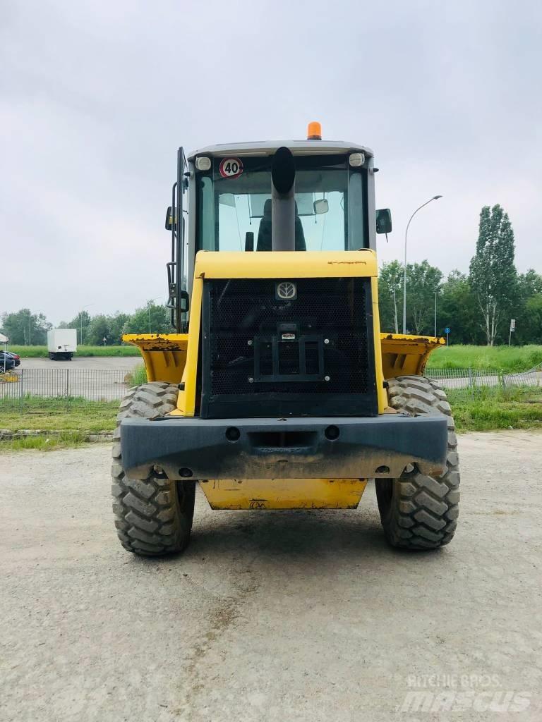 New Holland W 110 B  휠로우더