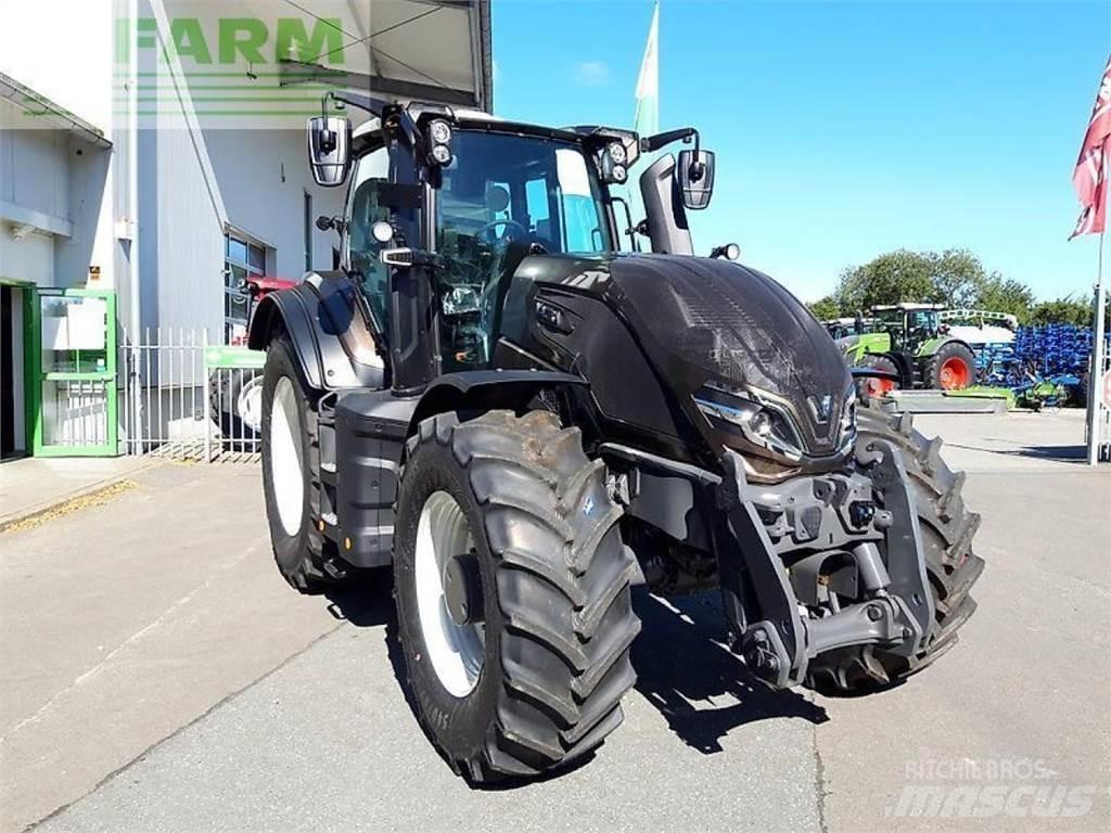 Valtra q265 트랙터