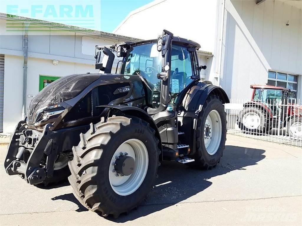 Valtra q265 트랙터