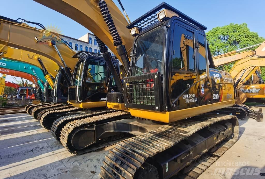 CAT 320 D L 대형 굴삭기 29톤 이상