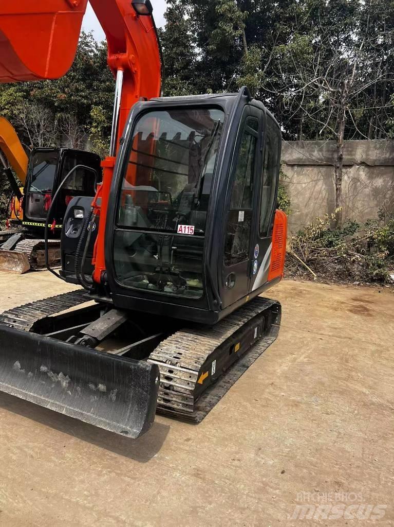 Hitachi ZX 60 소형 굴삭기 7톤 미만