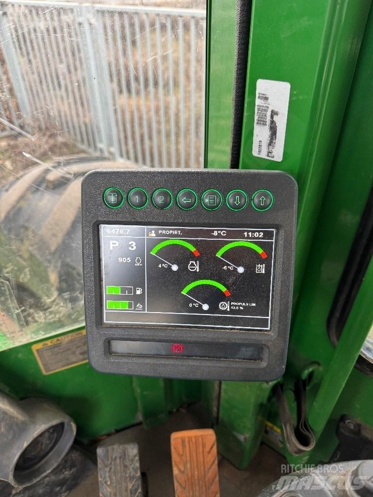 John Deere 748 목재스키더