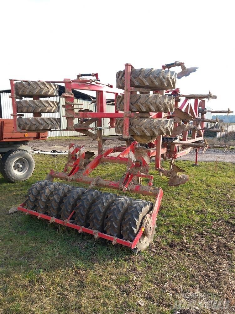 Horsch Tiger 4 AS 끌 달린 쟁기