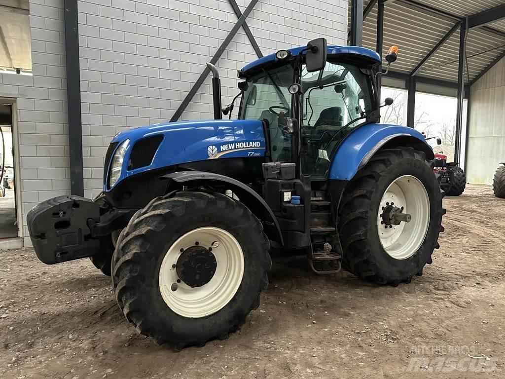 New Holland T7.250 트랙터