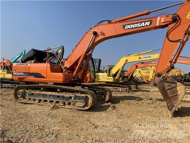 Doosan DH300 대형 굴삭기 29톤 이상