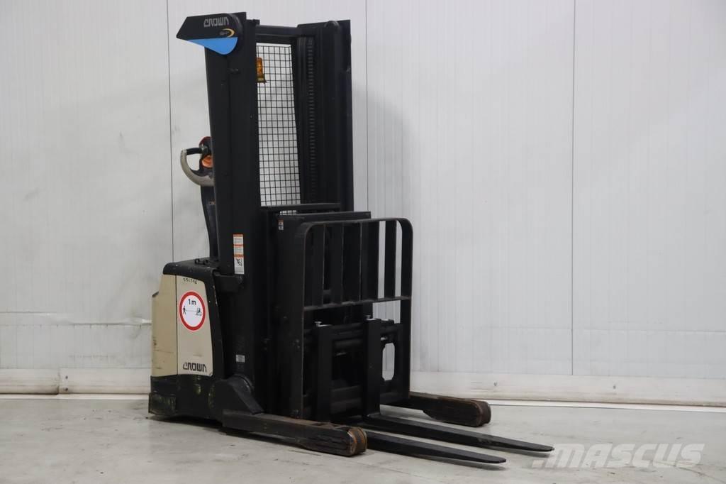 Crown SHR5520-1.13 포크리프트