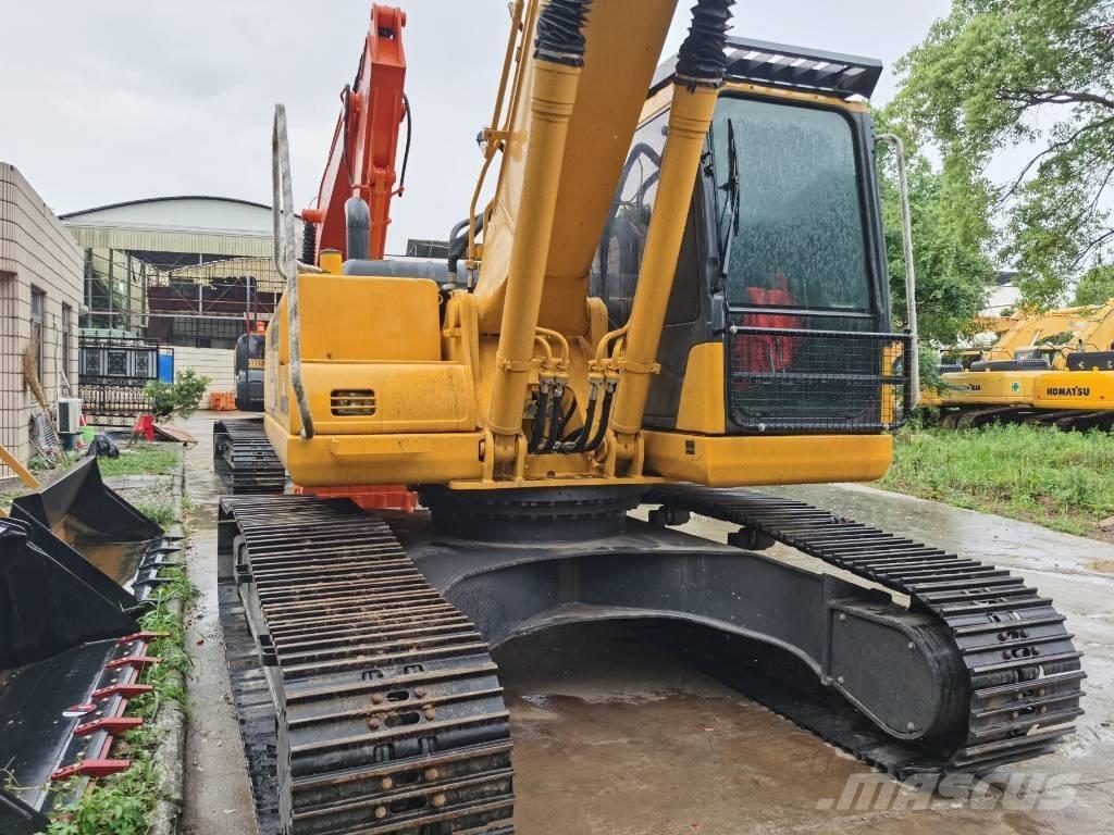 Komatsu PC 220-7 대형 굴삭기 29톤 이상