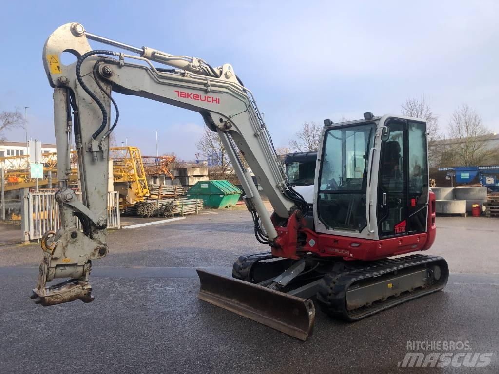 Takeuchi TB 370 중형굴삭기 7톤-28톤