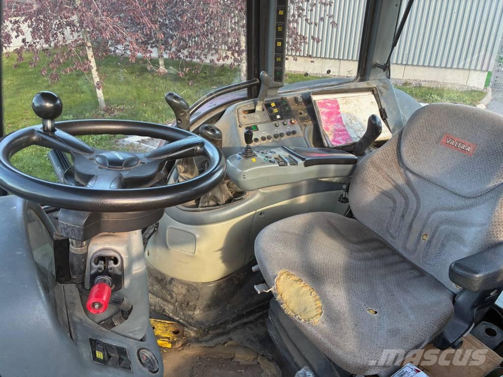 Valtra Traktor T 140 트랙터
